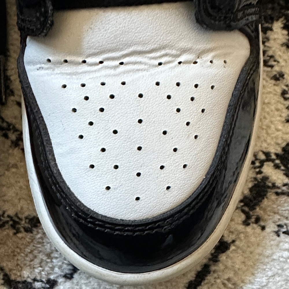 GUC Jordan 1 Mid SE Carbon Fiber Sneakers - Size 4Y - Picture 12 of 16